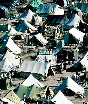 One of the many refugee “shanty towns” that sprang up along the mountainous Iraq-Turkey border. Hundreds died of exposure and sickness in the harsh and unpredictable weather.