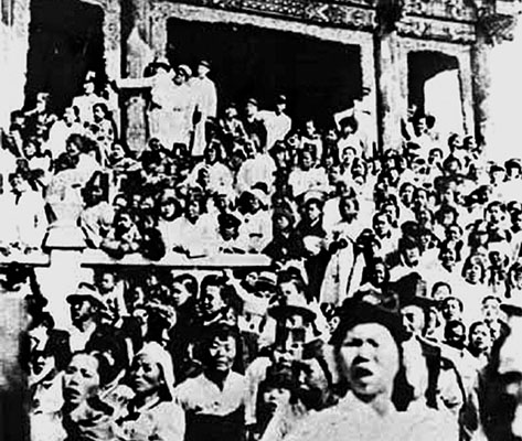 Koreans gathered in Pagoda Park in Seoul on 1 March 1919 to listen to the Proclamation of Independence from Japan.